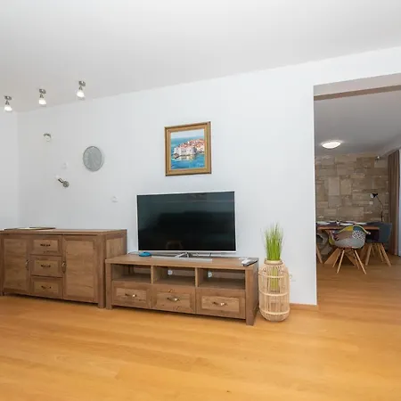 Daniel Διαμέρισμα *